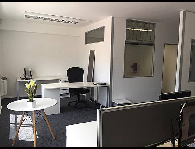 107M² OFFICE TO LET IN WESTLAKE